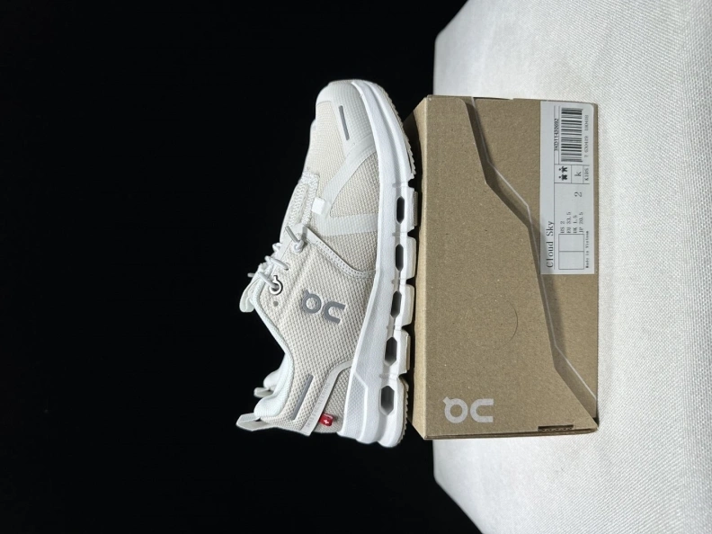 Versatile Othxr Sneakers 209098