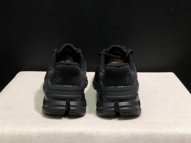 Cozy Othxr Sneakers 209065