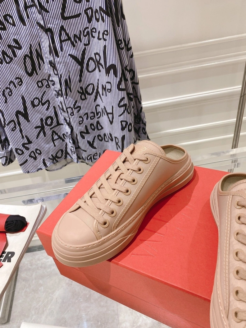 Versatile Vxlxntino Casual Shoes 228750