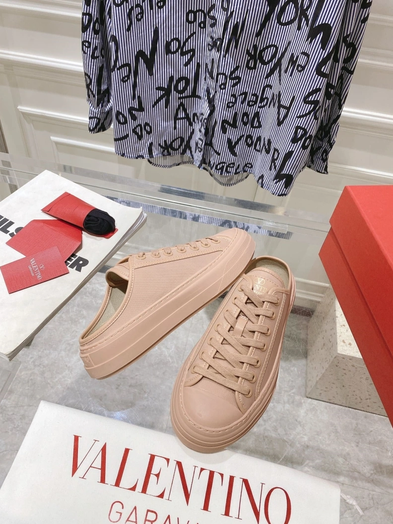 Versatile Vxlxntino Casual Shoes 228750