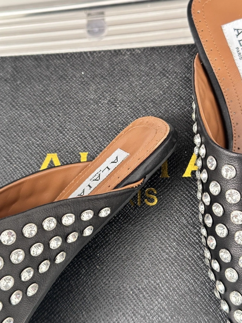 Elegant Othxr Slippers 209608