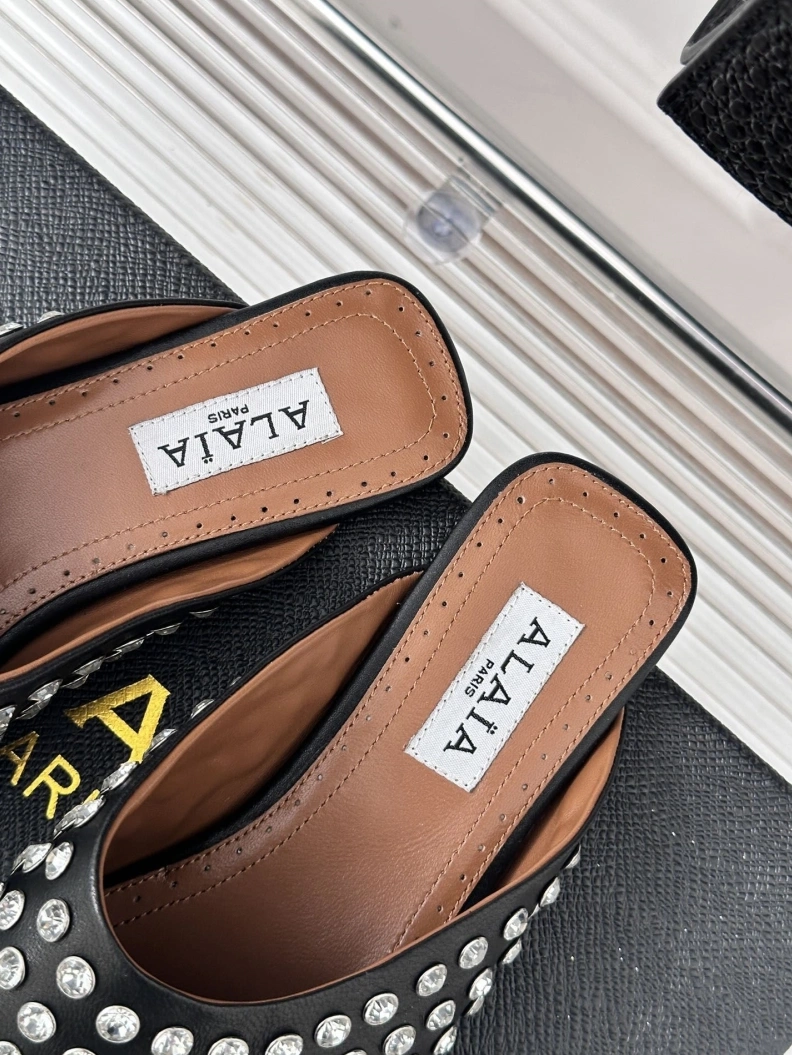 Elegant Othxr Slippers 209608