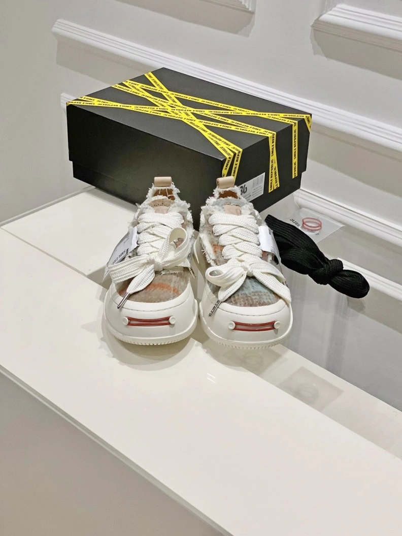Lightweight Othxr Sneakers 208967