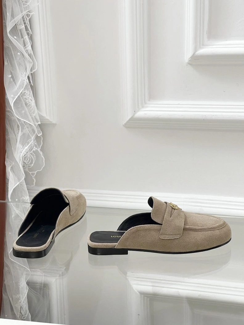 Fashionable Othxr Slippers 209626