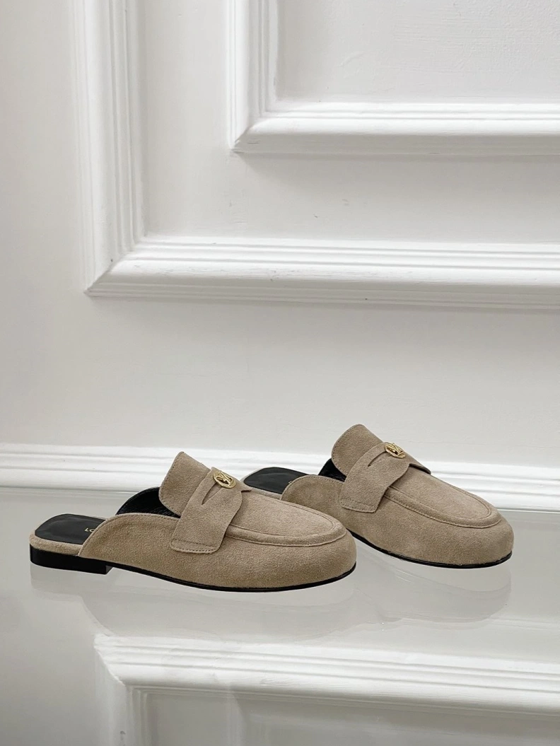 Fashionable Othxr Slippers 209626
