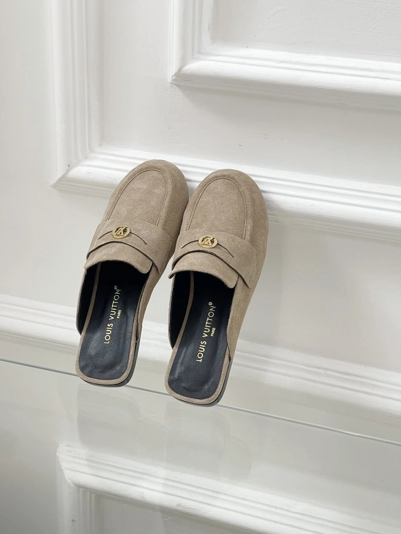 Fashionable Othxr Slippers 209626