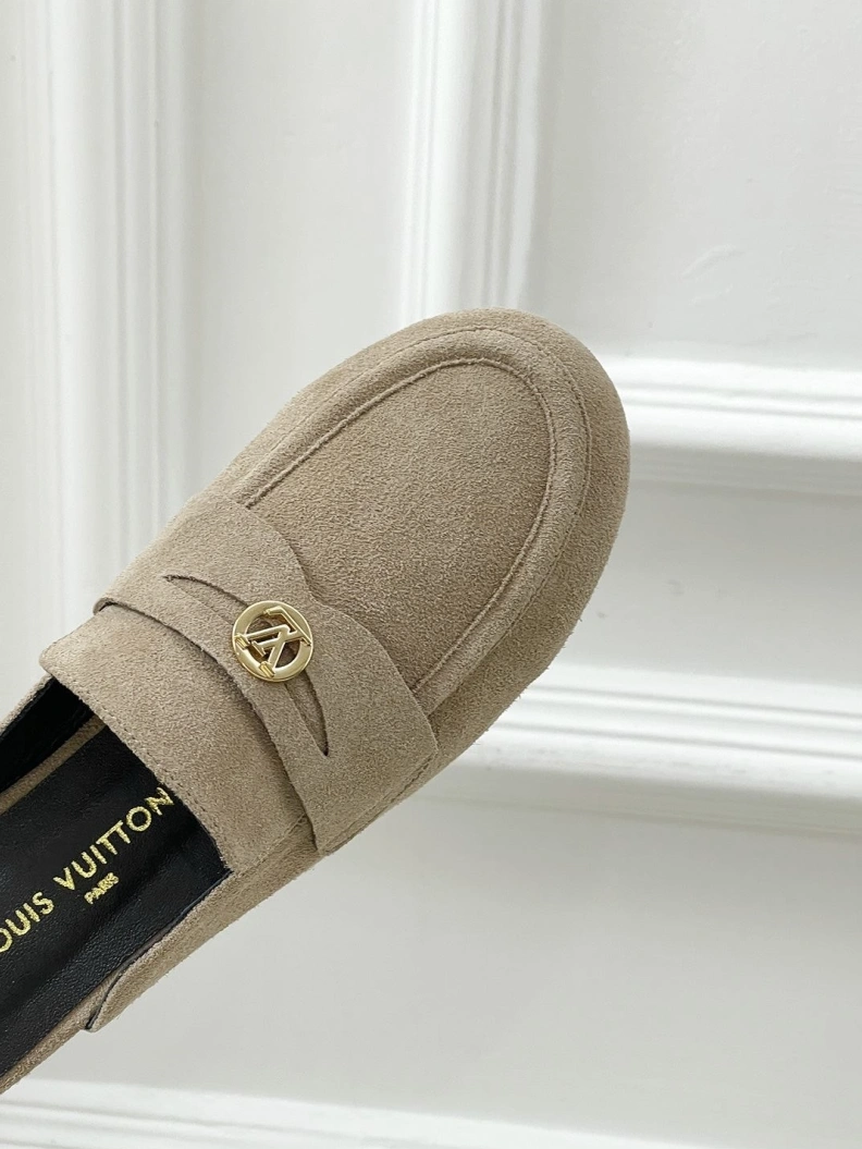 Fashionable Othxr Slippers 209626