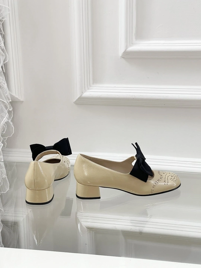 Othxr flat shoes Resilient 209737