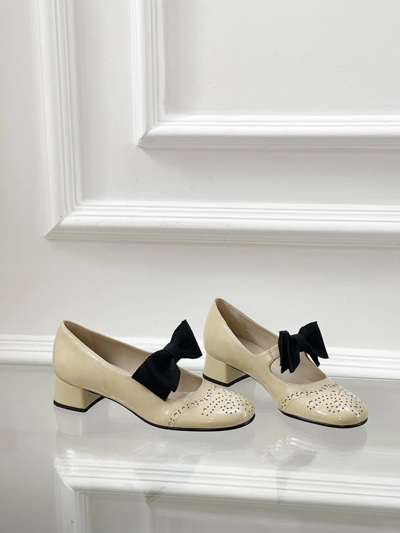 Othxr flat shoes Resilient 209737