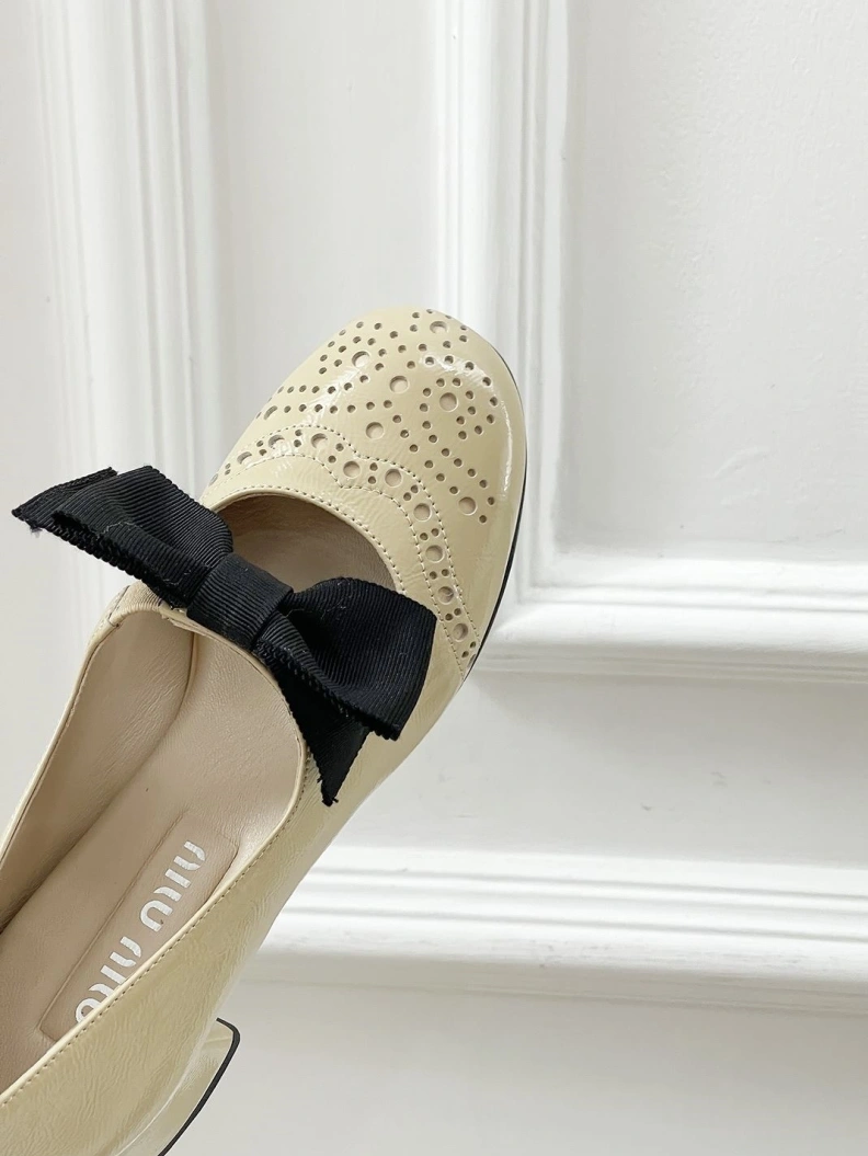 Othxr flat shoes Resilient 209737