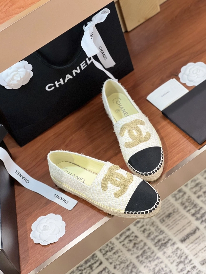 EyeCatching Chxnxl Flat Shoes 117942