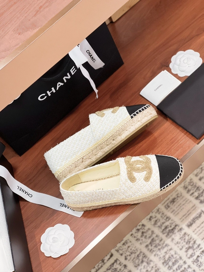 EyeCatching Chxnxl Flat Shoes 117942