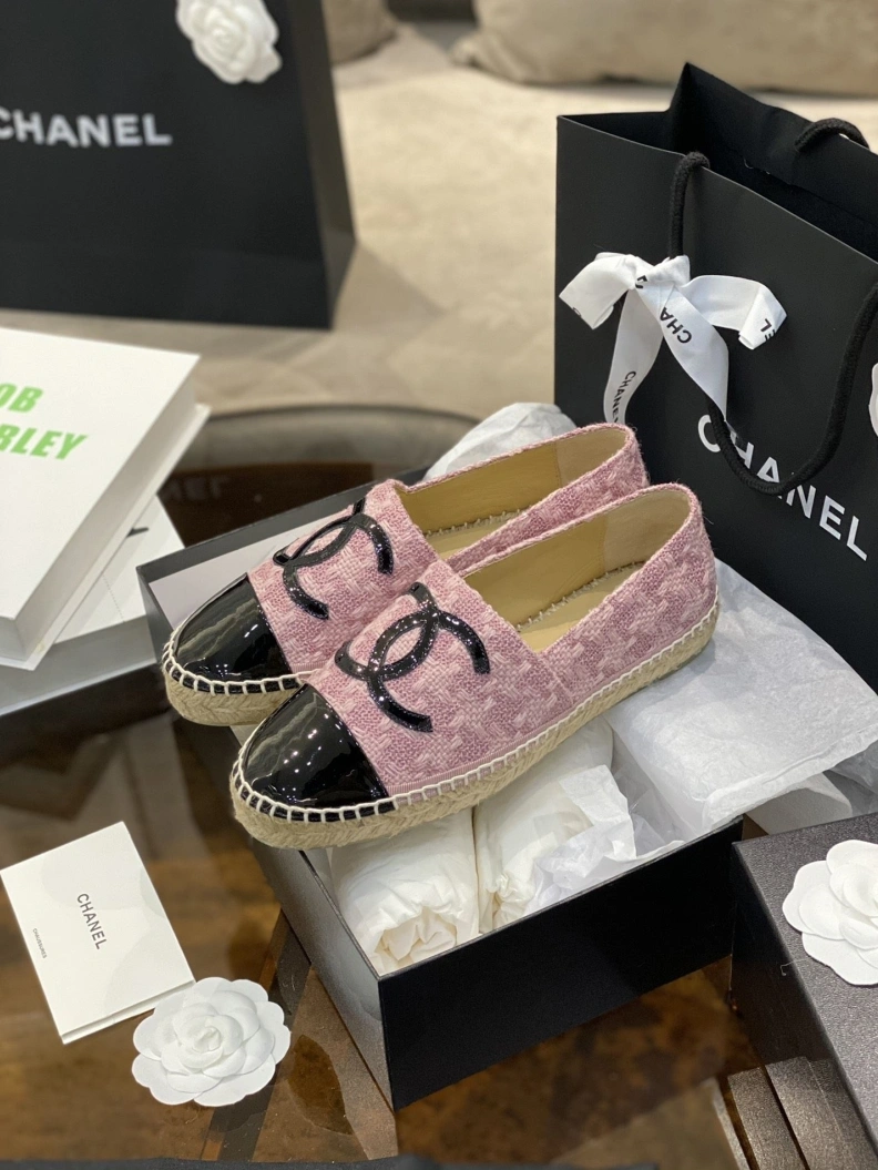 Resilient Chxnxl Flat Shoes 117926