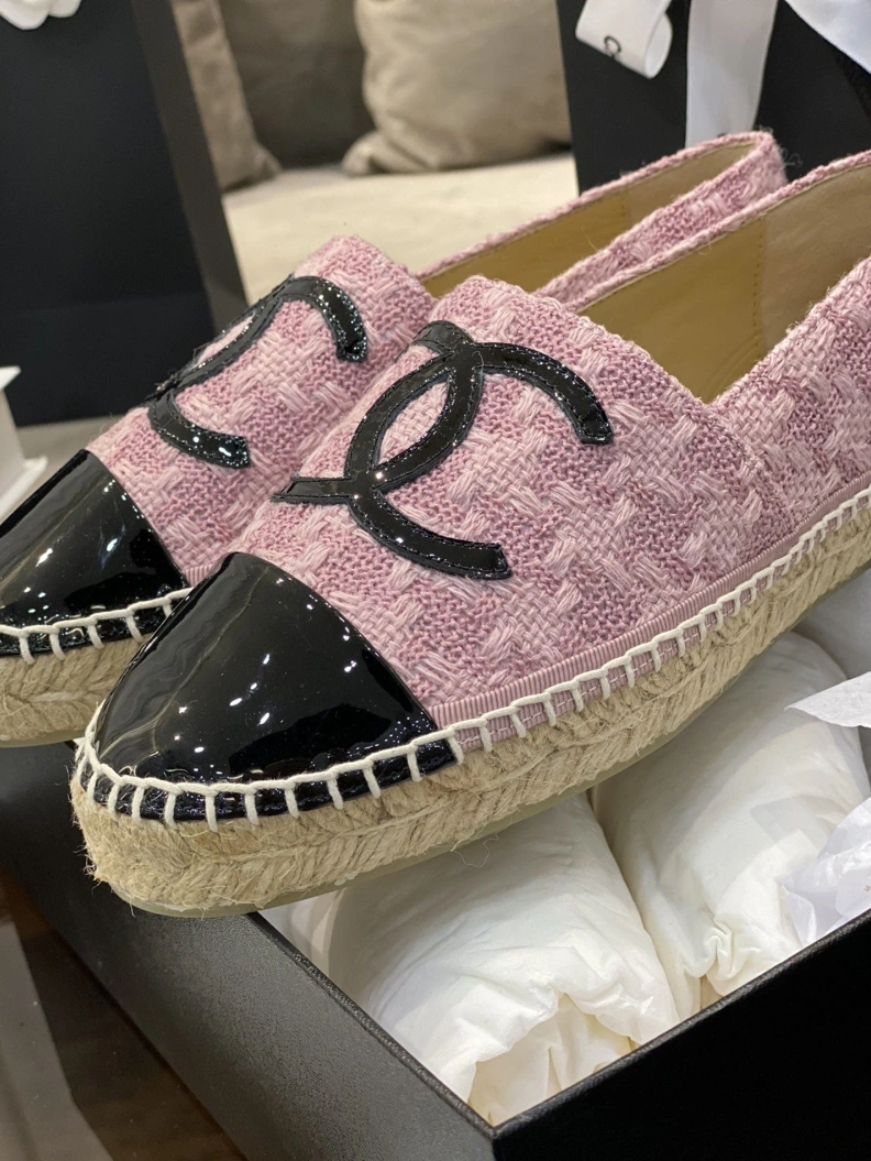 Resilient Chxnxl Flat Shoes 117926