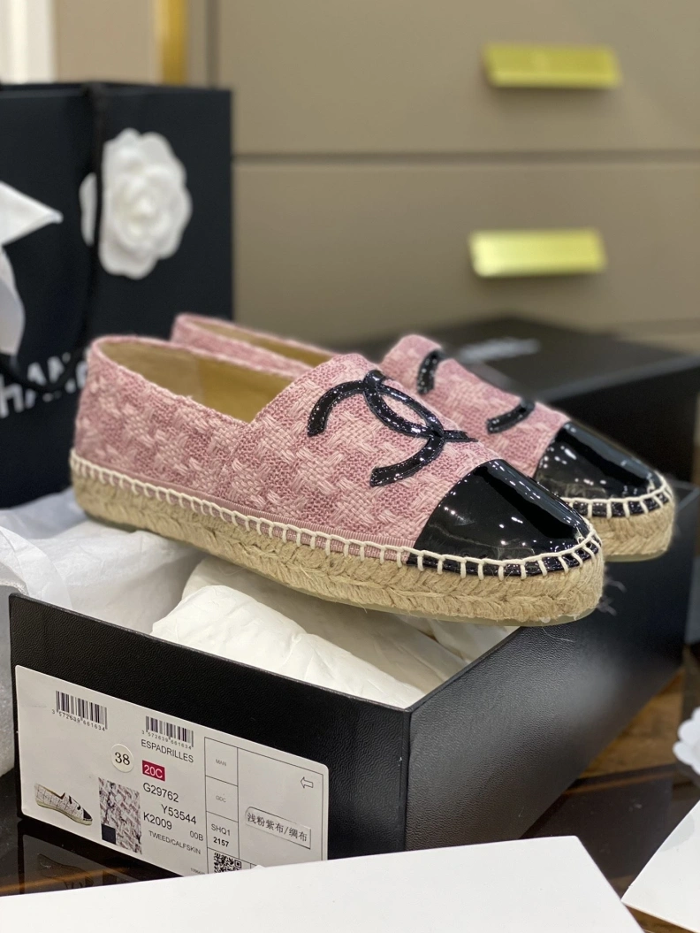 Resilient Chxnxl Flat Shoes 117926