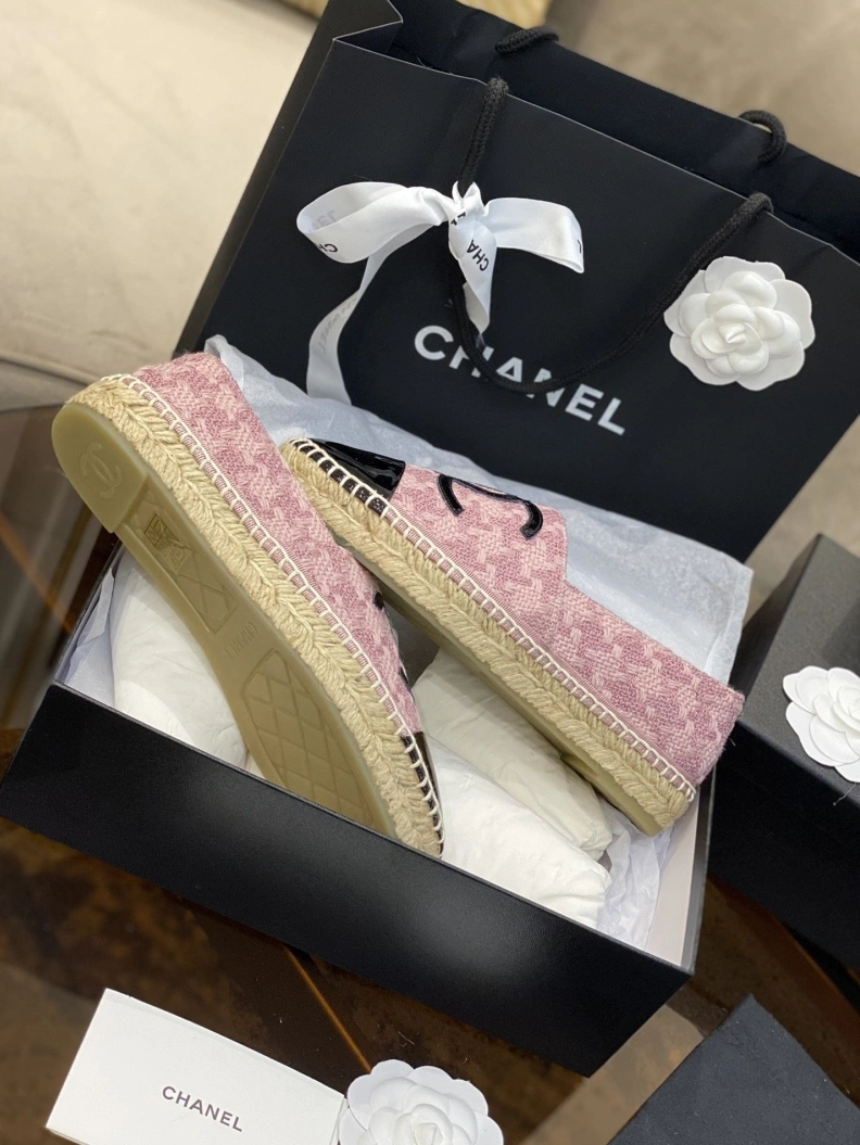 Resilient Chxnxl Flat Shoes 117926