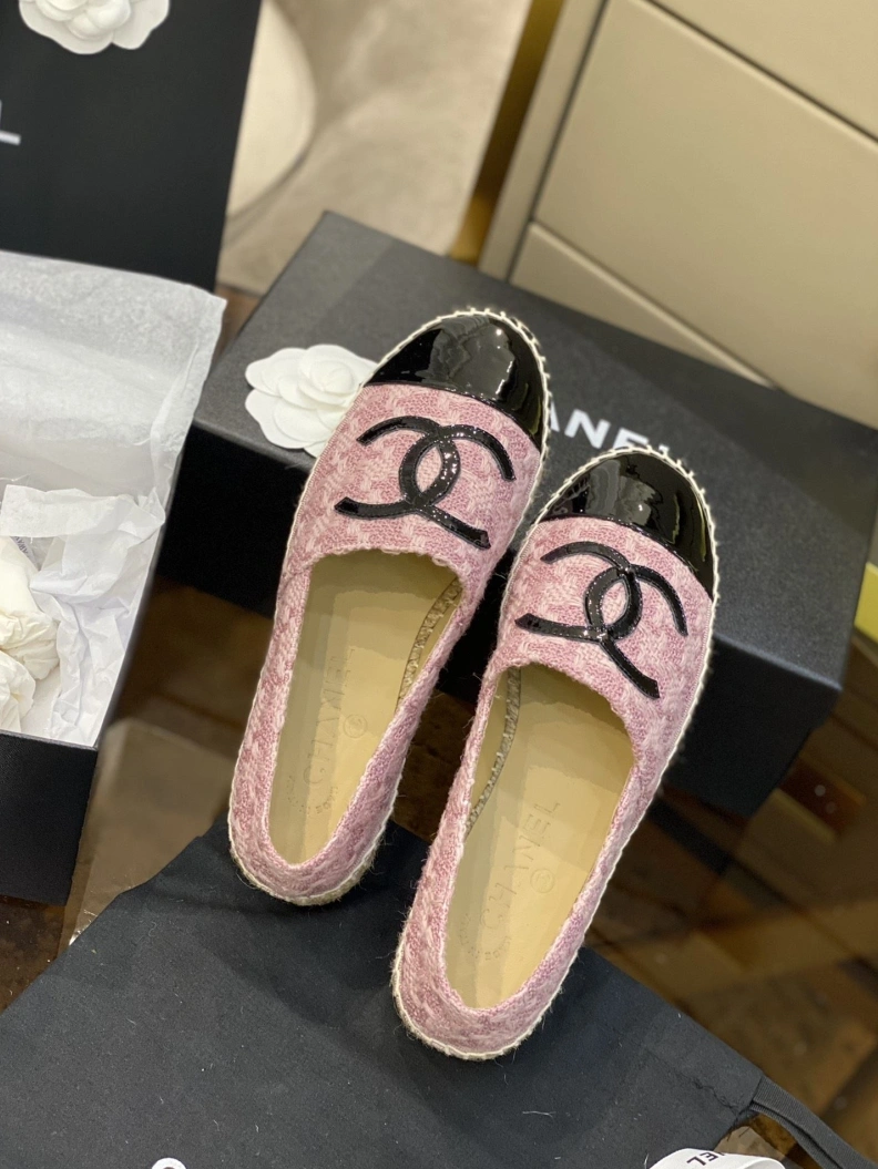 Resilient Chxnxl Flat Shoes 117926
