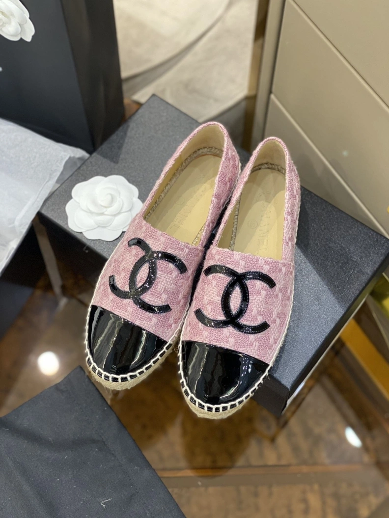 Resilient Chxnxl Flat Shoes 117926
