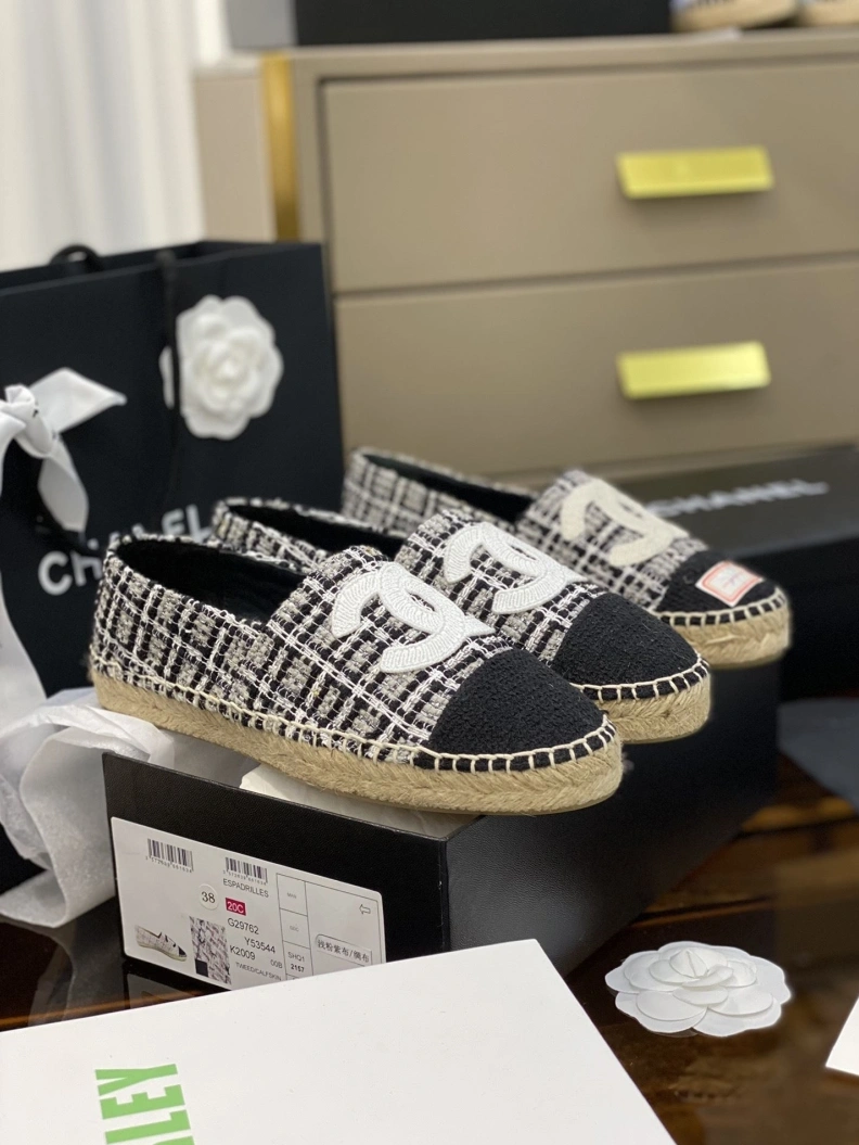 Trendy Chxnxl Flat Shoes 117923