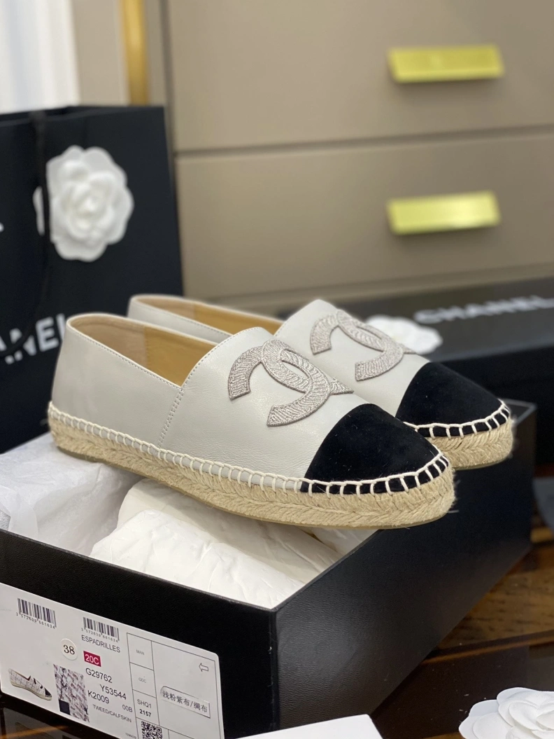 Fashionable Chxnxl Flat Shoes 117921