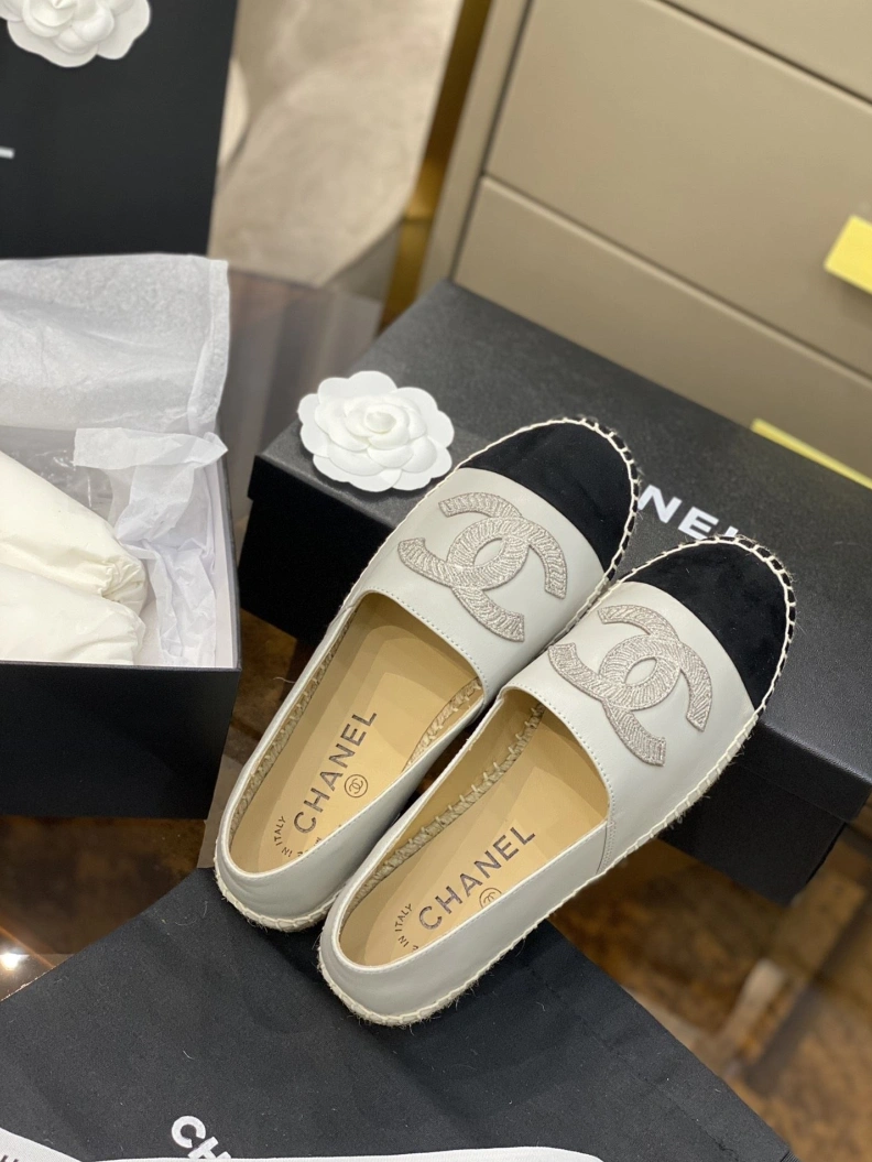 Fashionable Chxnxl Flat Shoes 117921