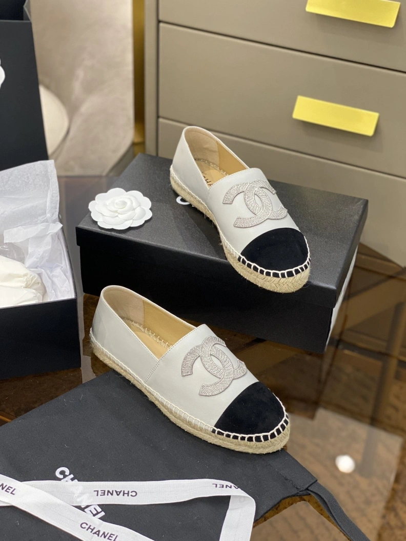 Fashionable Chxnxl Flat Shoes 117921
