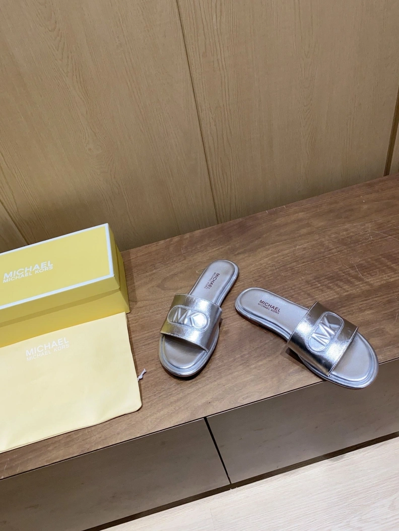 Trendsetting Othxr Slippers 209591