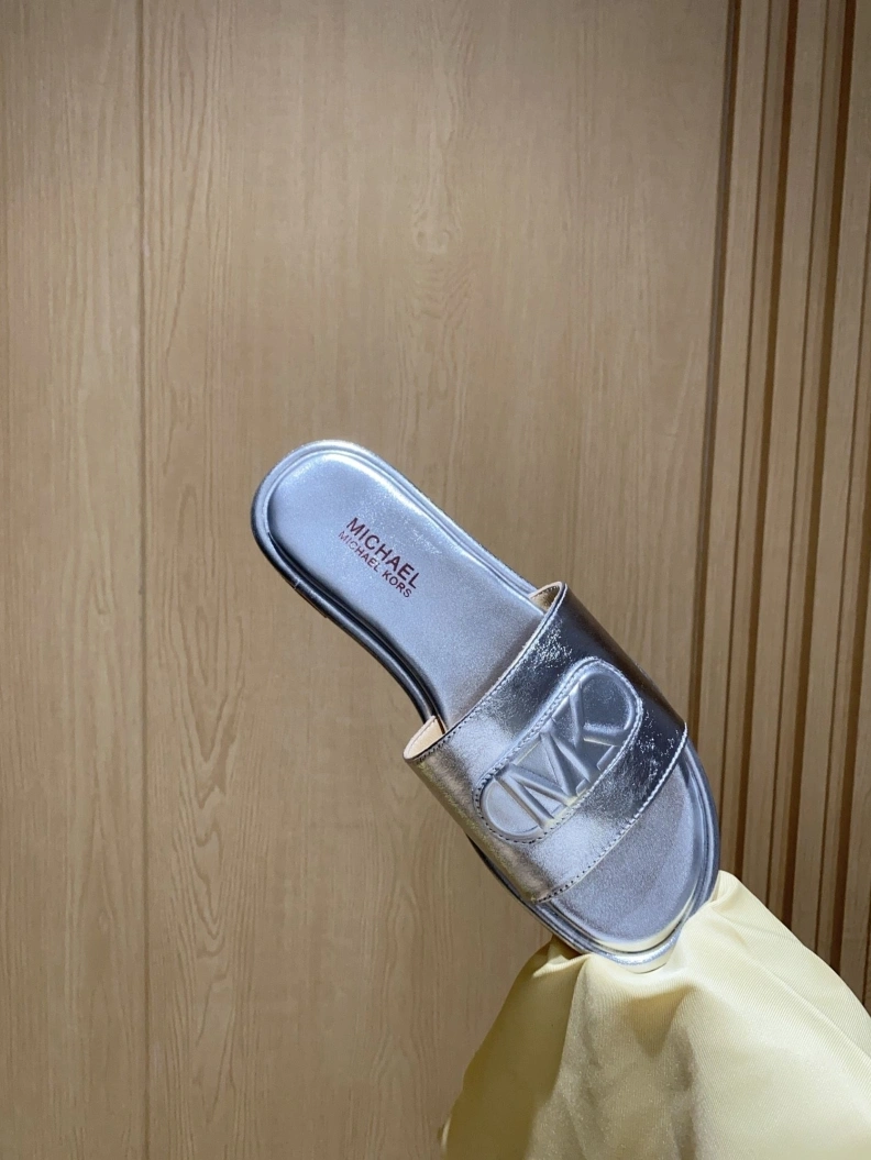 Trendsetting Othxr Slippers 209591