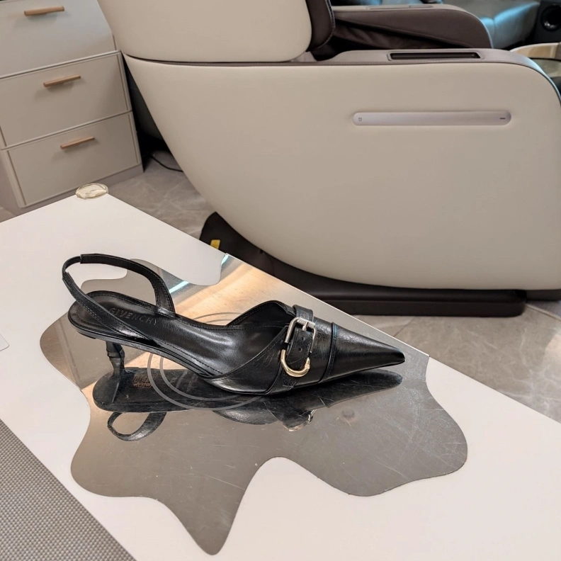Gxvxnchy Sandals Fashionable 151774