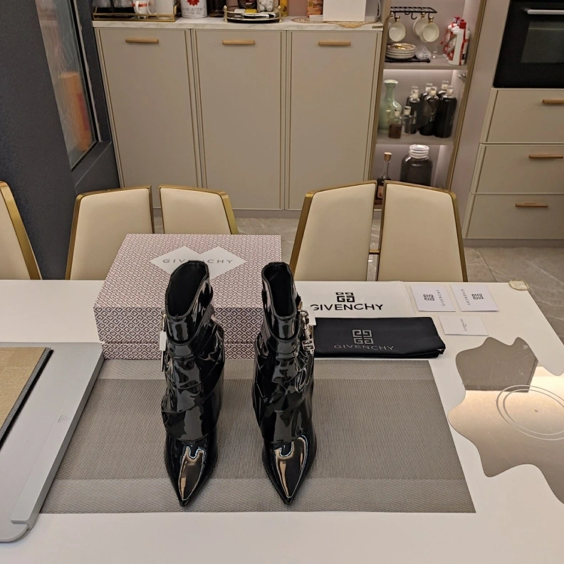 Fashionable Gxvxnchy Boots 151797