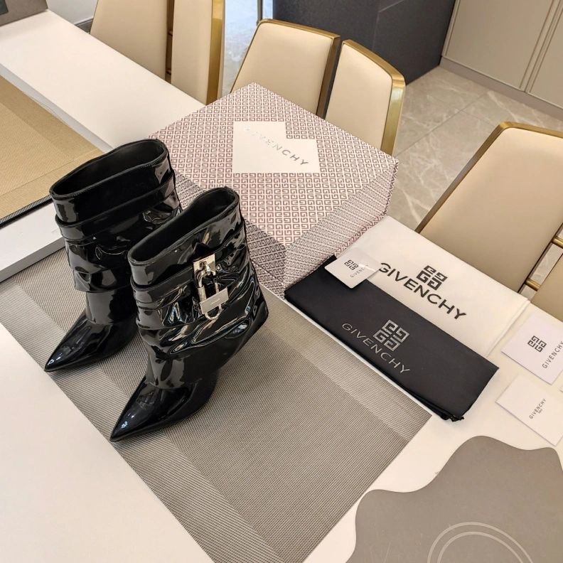 Fashionable Gxvxnchy Boots 151797