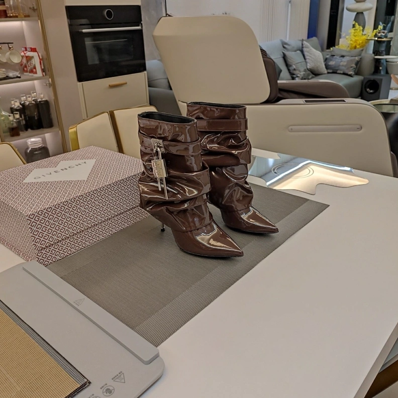 Gxvxnchy Boots Lightweight 151806