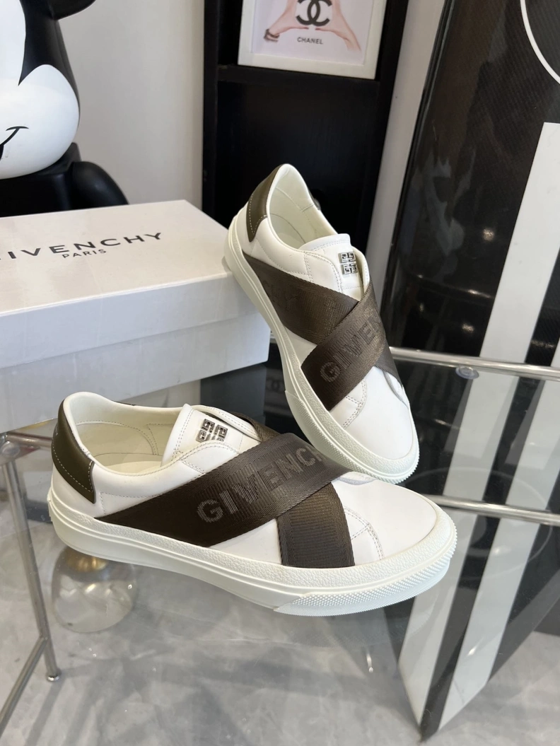 Reliable Gxvxnchy Sneakers 151748