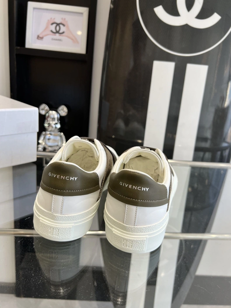 Reliable Gxvxnchy Sneakers 151748