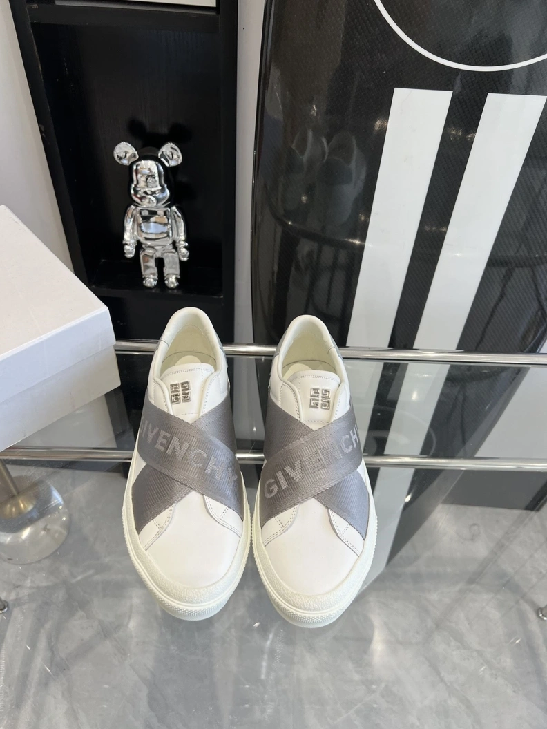 Reliable Gxvxnchy Sneakers 151769