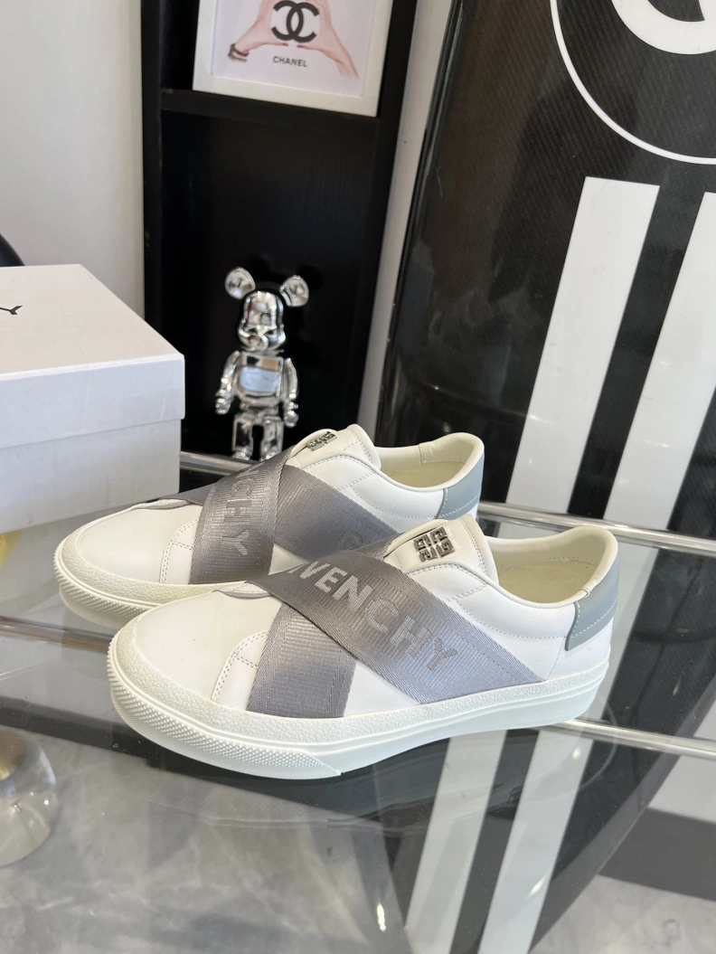Reliable Gxvxnchy Sneakers 151769