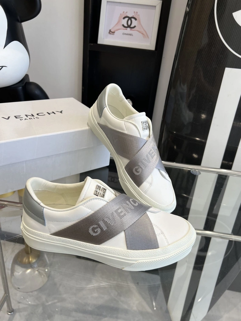 Reliable Gxvxnchy Sneakers 151769