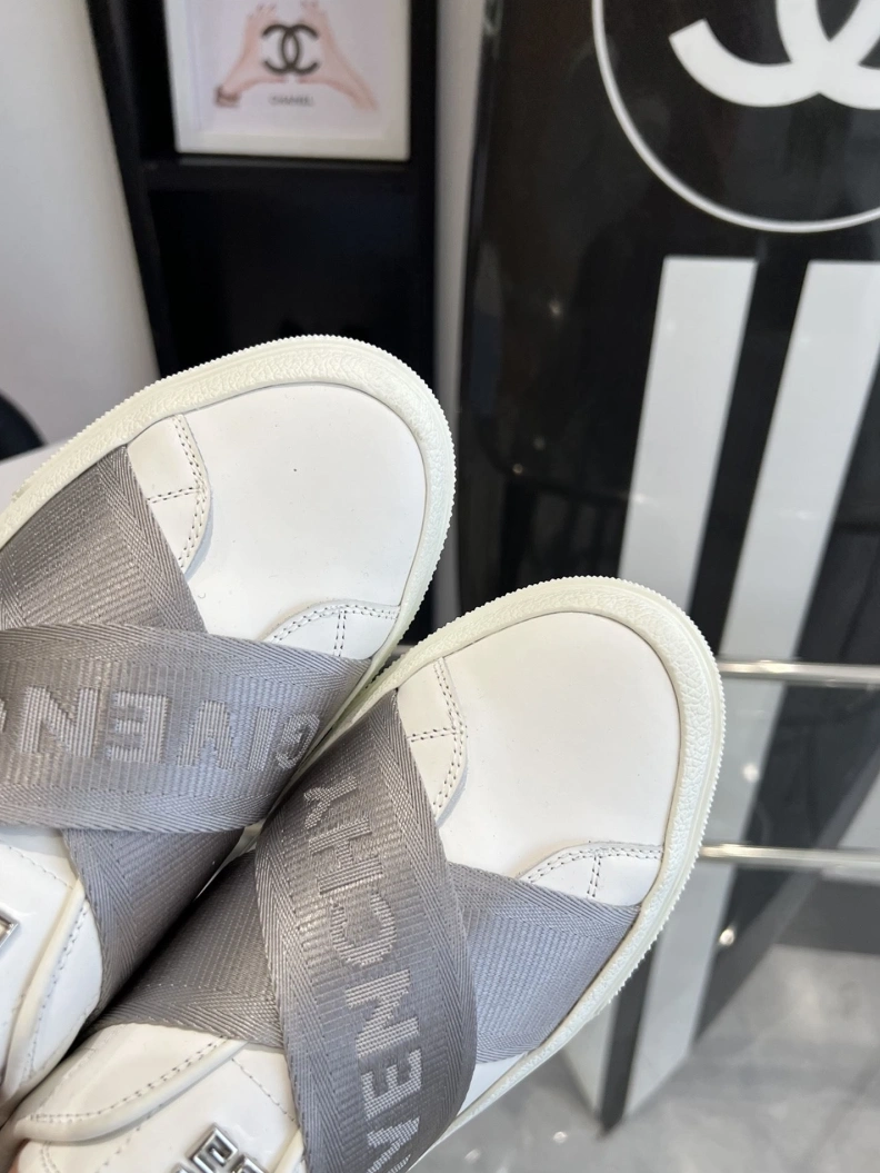 Reliable Gxvxnchy Sneakers 151769