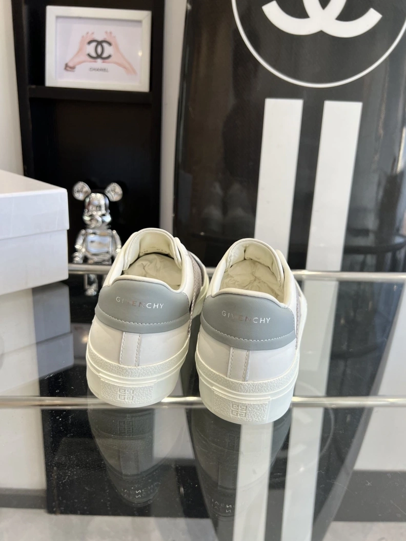 Reliable Gxvxnchy Sneakers 151769