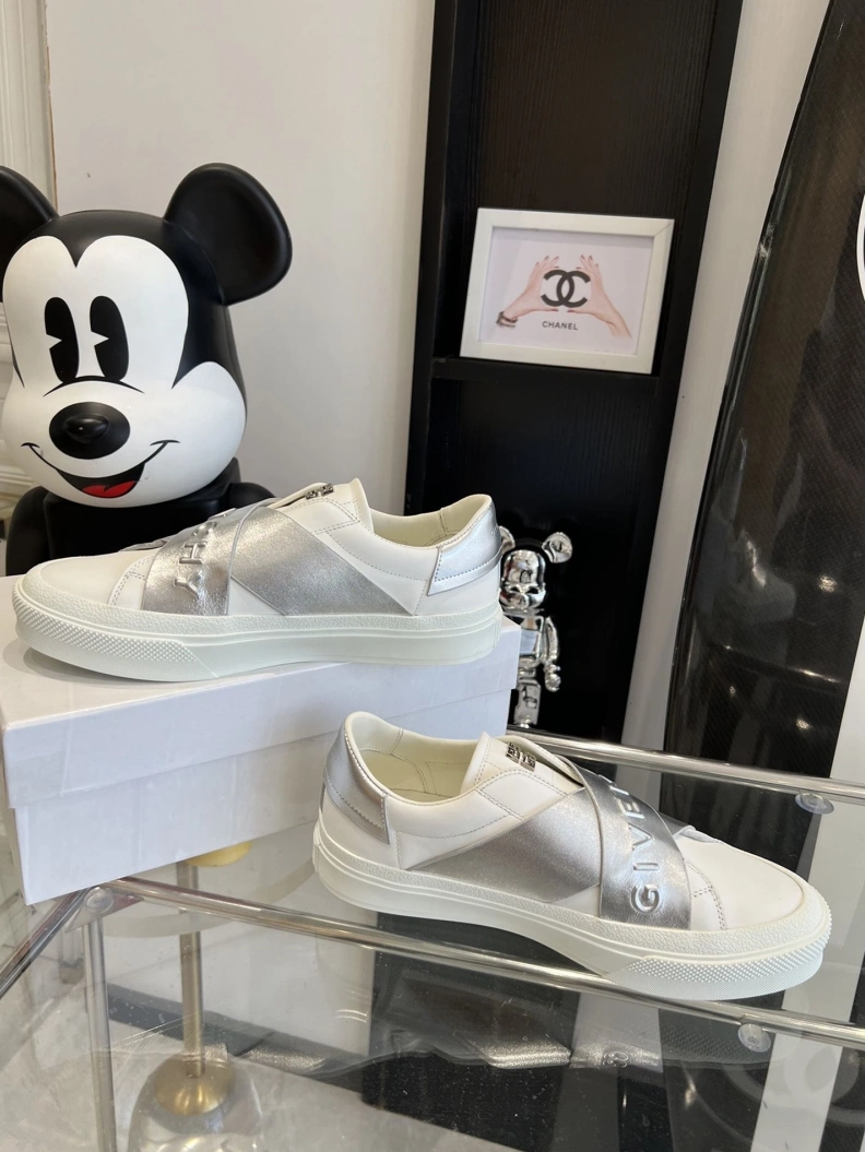 Gxvxnchy Sneakers HighQuality 151746