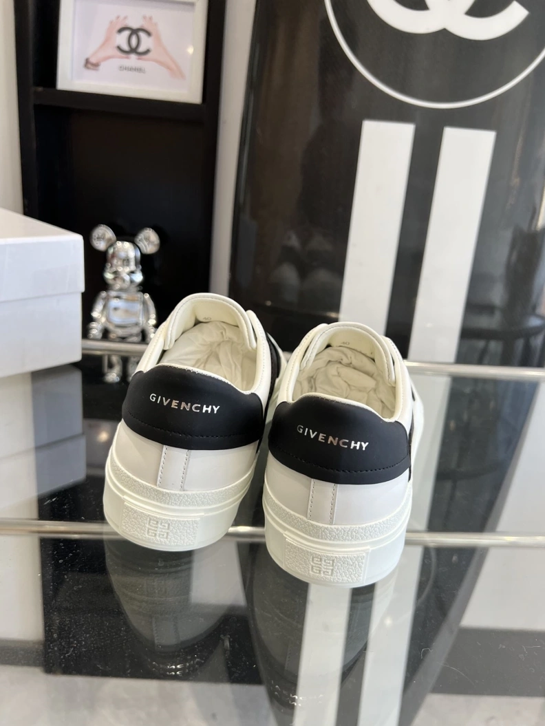 Bright Gxvxnchy Sneakers 151756