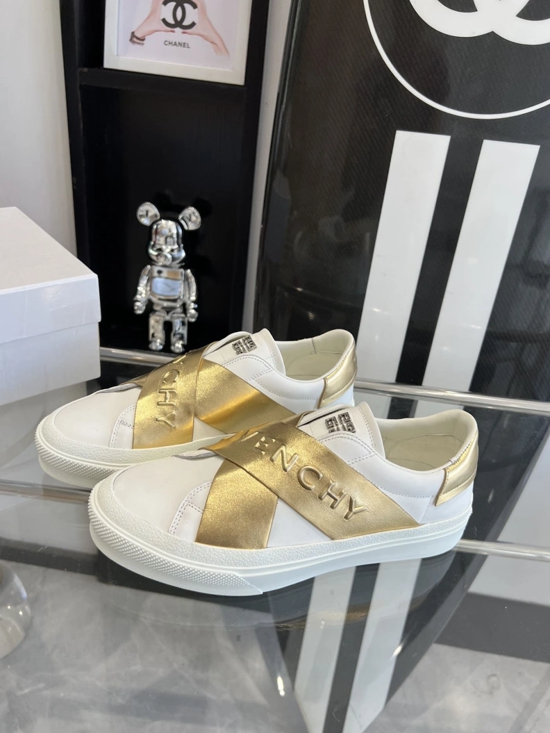 Timeless Gxvxnchy Sneakers 151747