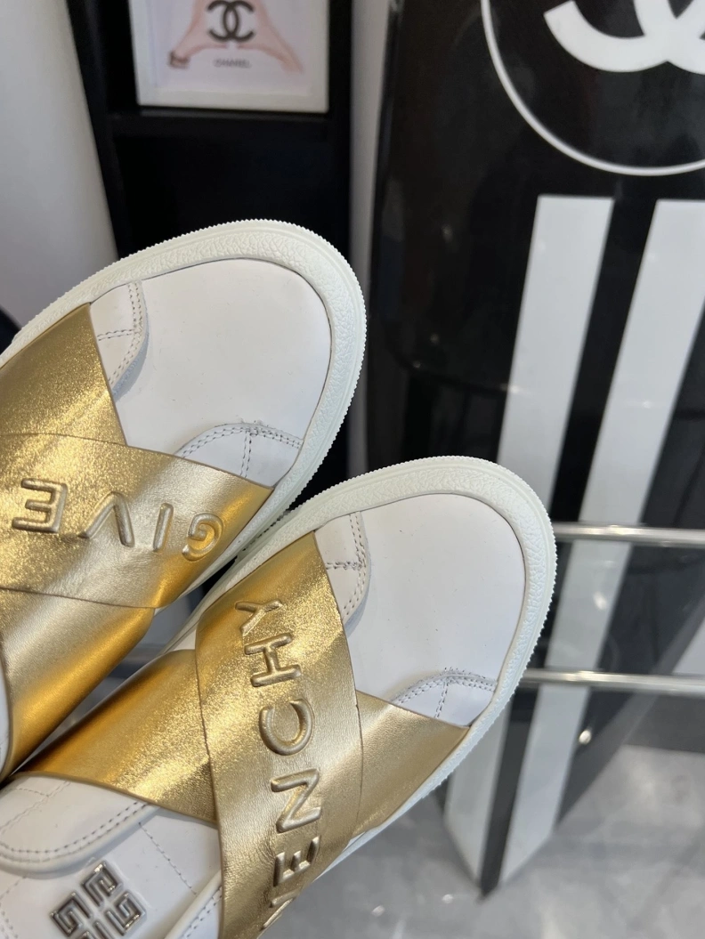 Timeless Gxvxnchy Sneakers 151747