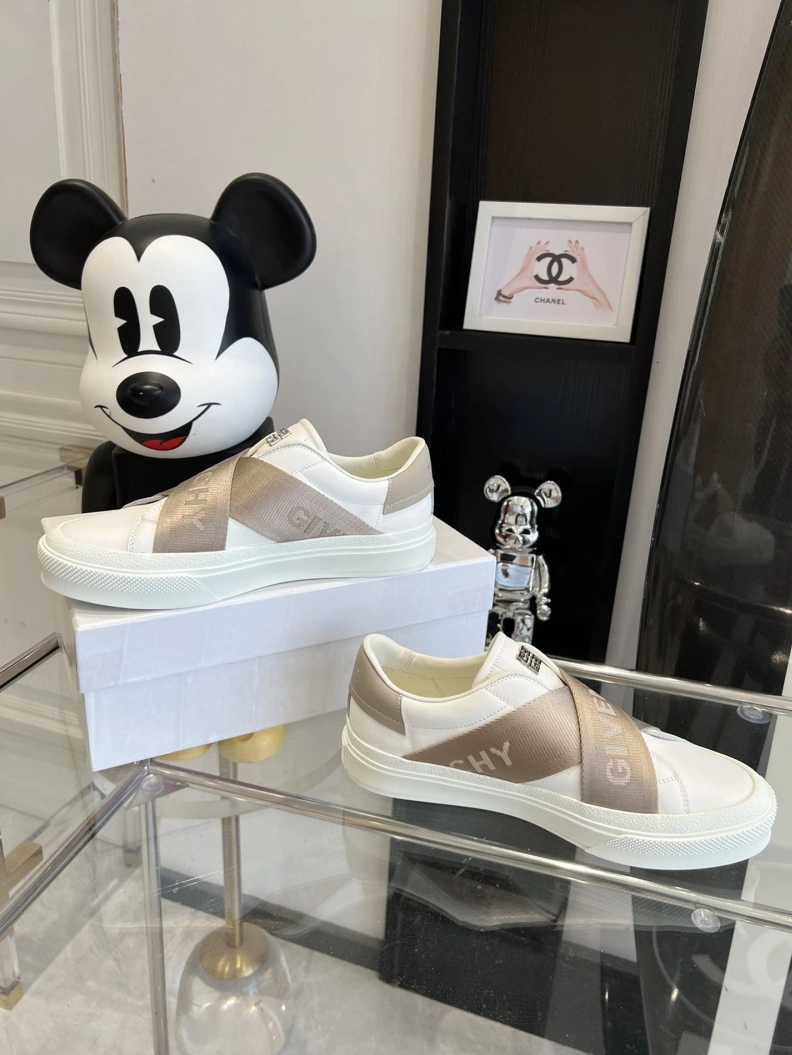 Fashionable Gxvxnchy Sneakers 151752