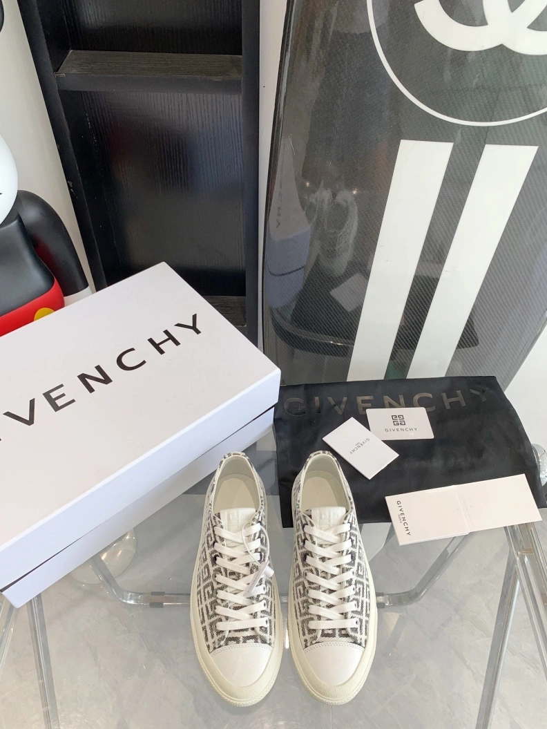 Gxvxnchy Sneakers UrbanStyle 151753