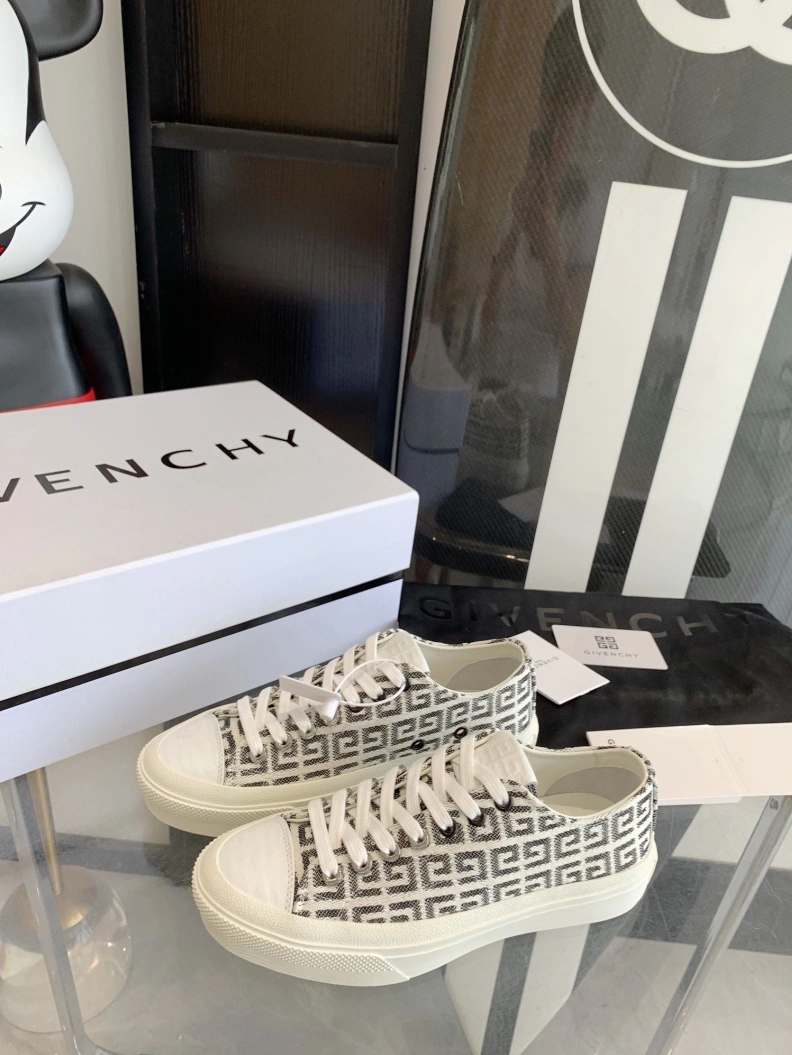 Gxvxnchy Sneakers UrbanStyle 151753