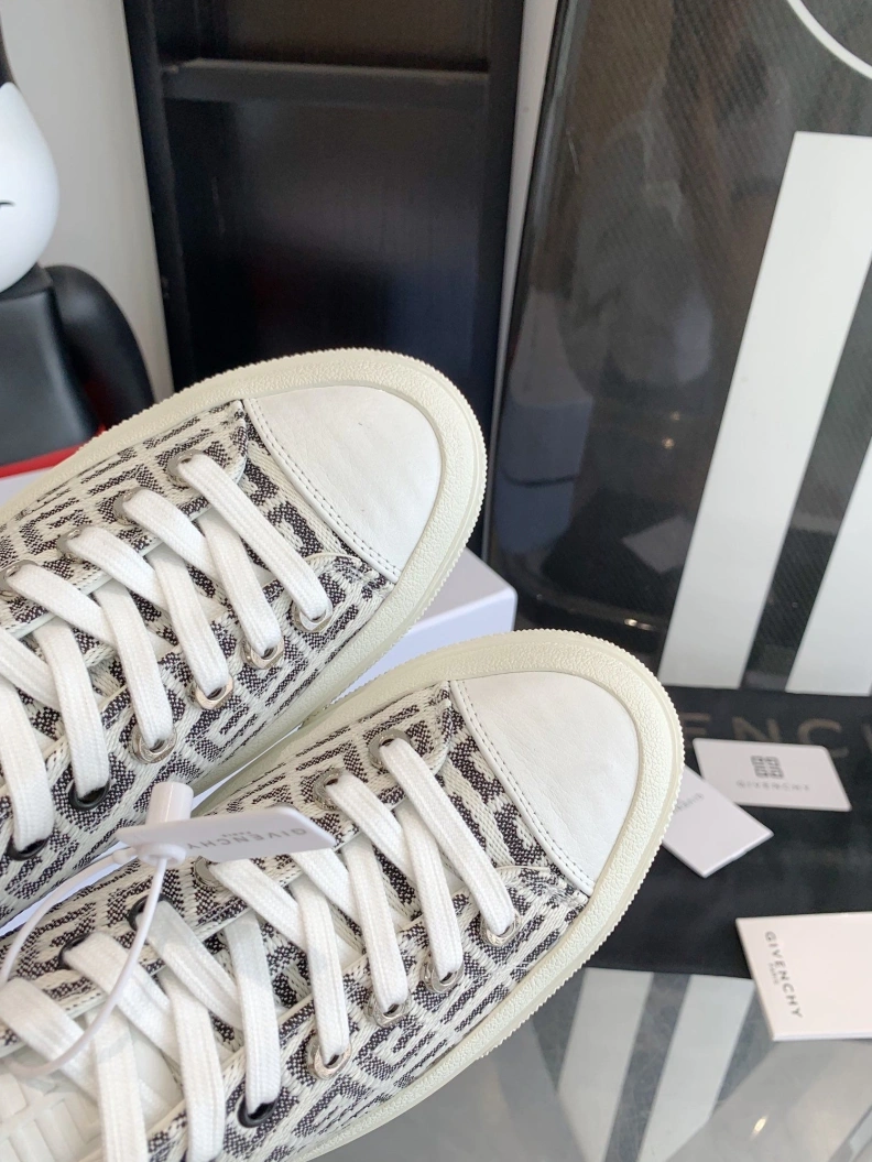 Gxvxnchy Sneakers UrbanStyle 151753