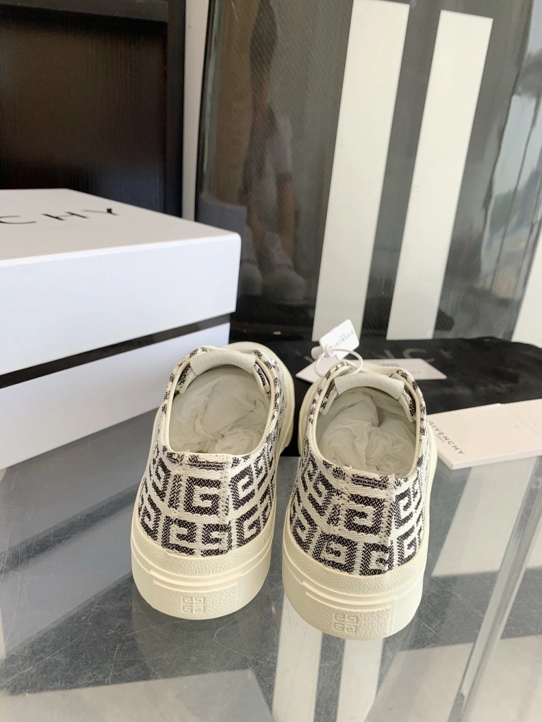 Gxvxnchy Sneakers UrbanStyle 151753
