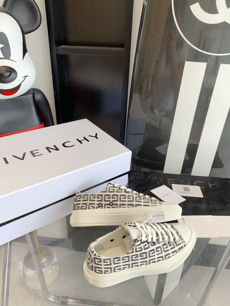 Gxvxnchy Sneakers UrbanStyle 151753