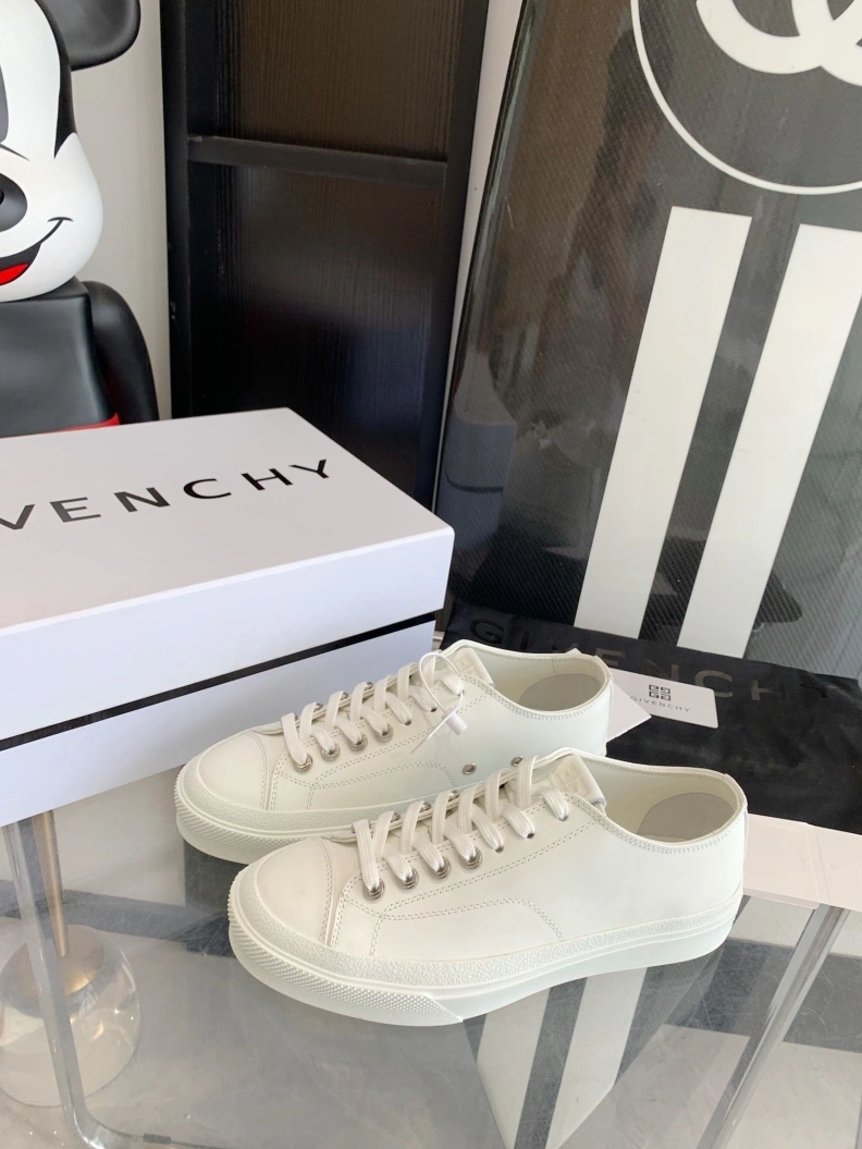 Gxvxnchy Sneakers Lightweight 151751